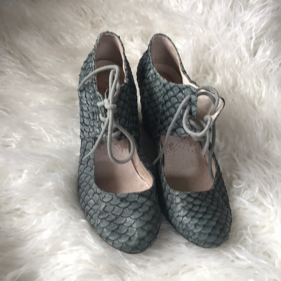 All Black Scale Lace Up Wedges - Picture 1 of 8